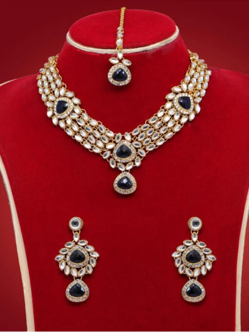 Kundan Necklace With Tikka