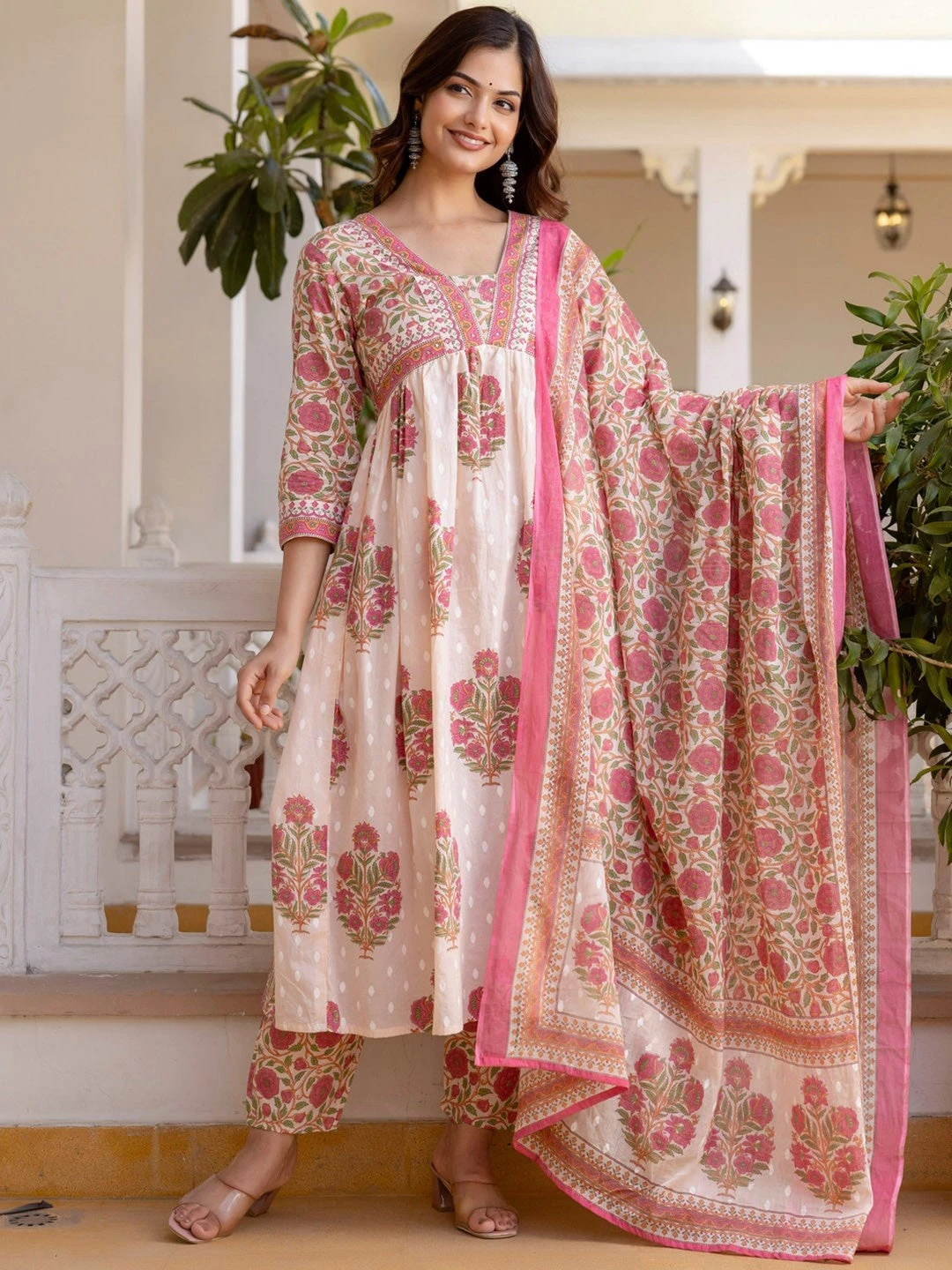 Floral Printed Regular Kurta Set - Image 4