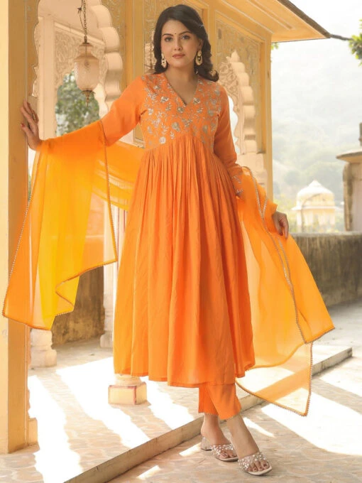 Embroidered Thread Kurta Set