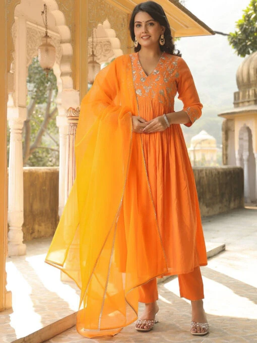 Embroidered Thread Kurta Set - Image 2