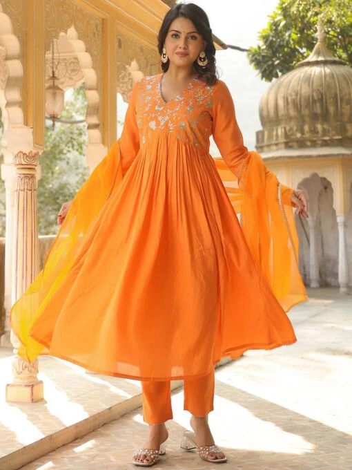 Embroidered Thread Kurta Set - Image 3