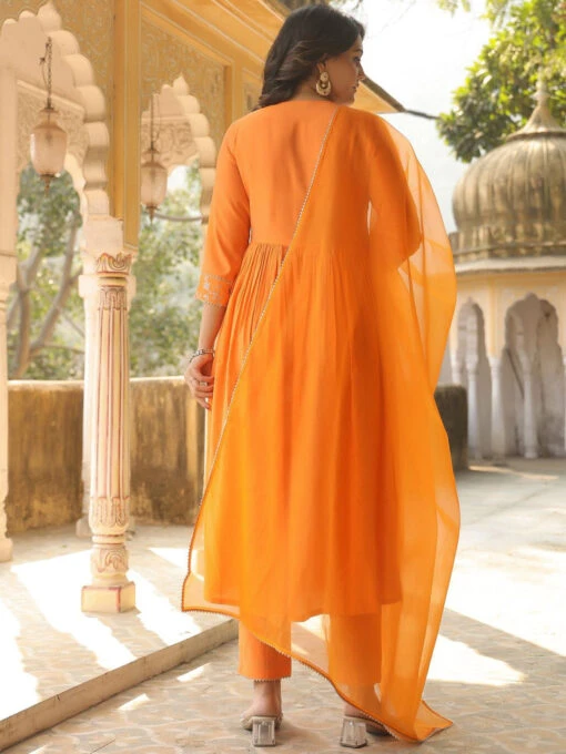 Embroidered Thread Kurta Set - Image 4