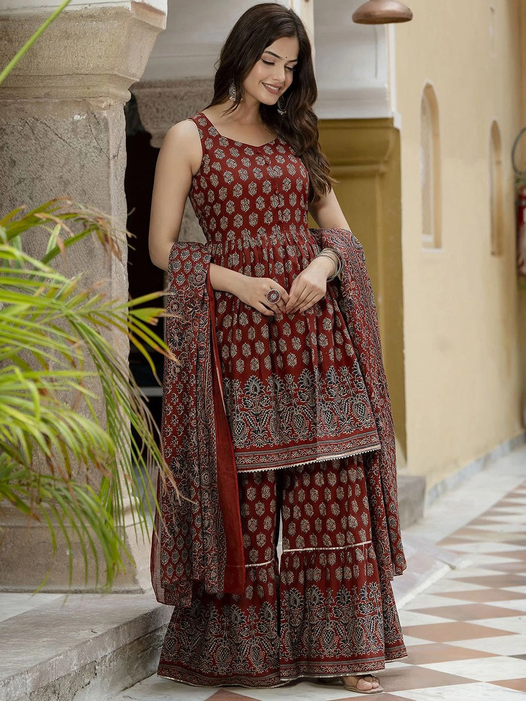 Motifs Printed Kurta Set - Image 3