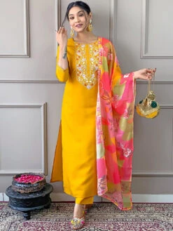 Floral Embroidered Kurta Set