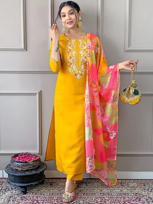 Floral Embroidered Kurta Set