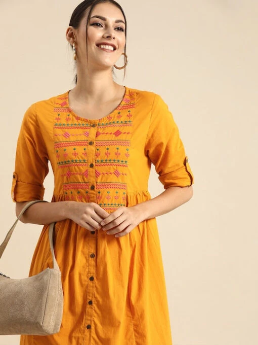 Embroidered Pleated Cotton Kurti - Image 4