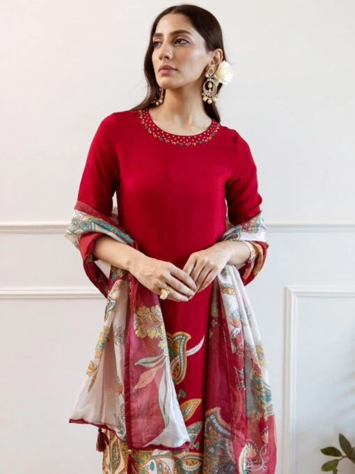 Floral Printed Thread Kurta Set - Image 4