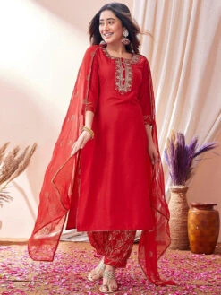 Embroidered Sequinne Kurta Set