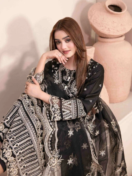 Embroidered Lawn Jacquard - Image 3