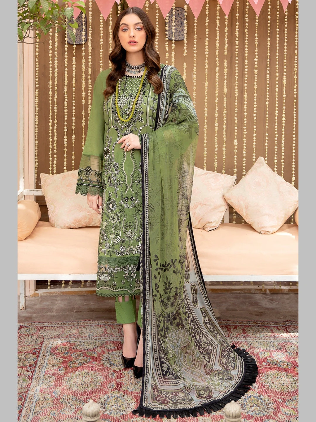 Designer Lawn Embroidery - Image 4
